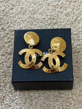 CHANEL CC Dangle Gold Logo Vintage Earrings